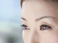 1.Bare-faced when boarding? When to remove makeup if doing so?