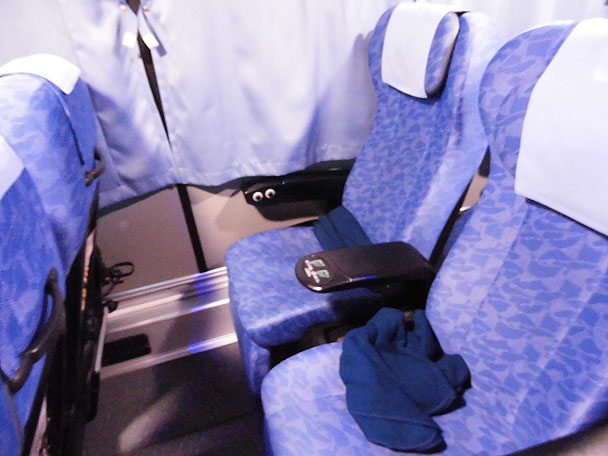 3.When and where is best to do makeup?