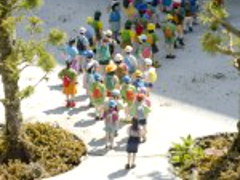 3.When and where is best to do makeup?